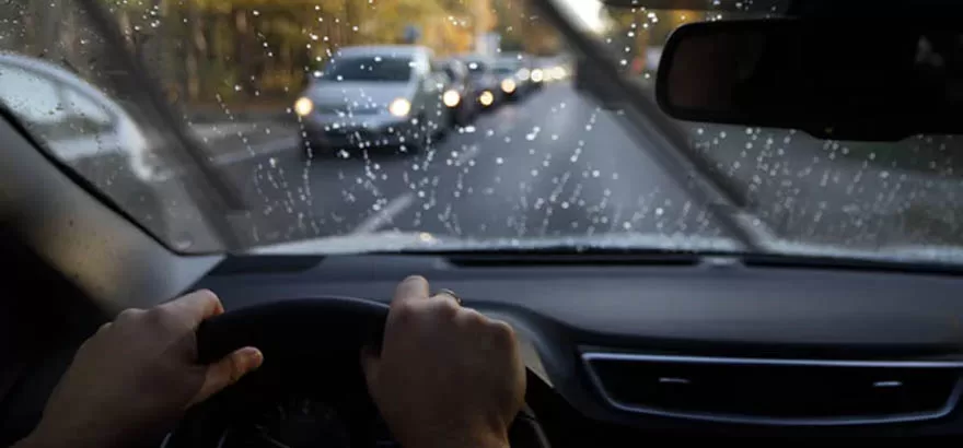 Como Dirigir Com Segurança Na Chuva